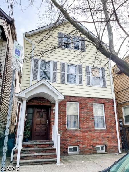 410 Lafayette St - Photo 1