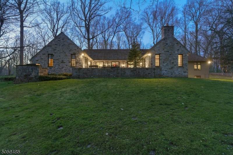622 Van Beuren Rd - Photo 1
