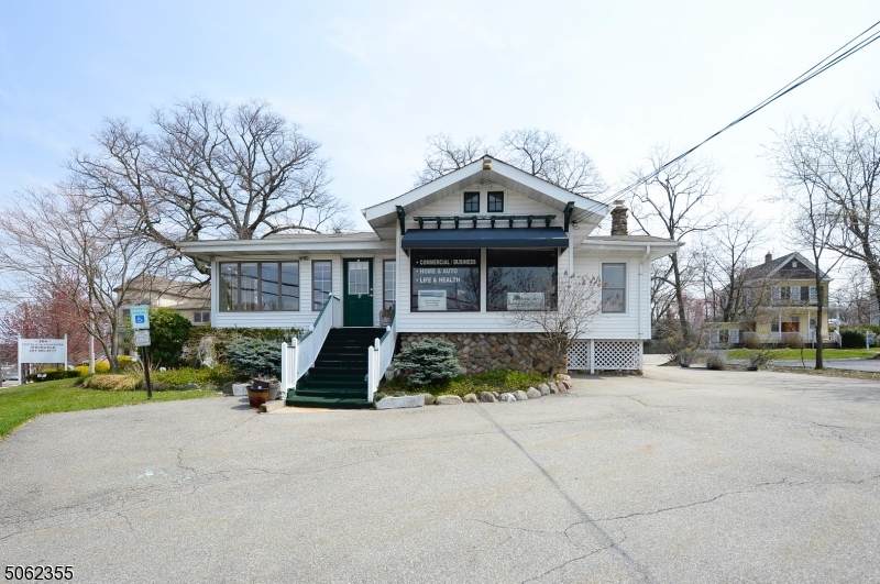 364 Franklin Ave - Photo 1