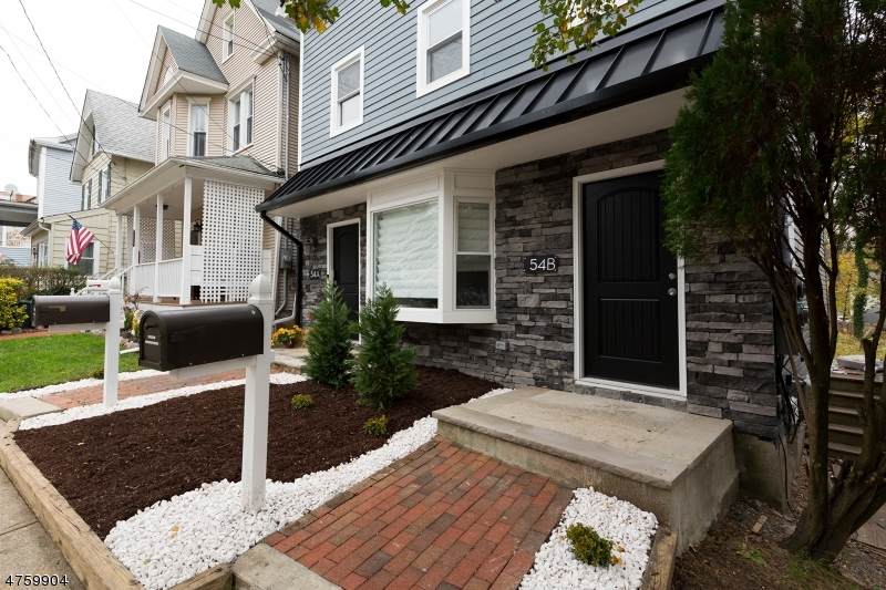 54 Madison St - Photo 1