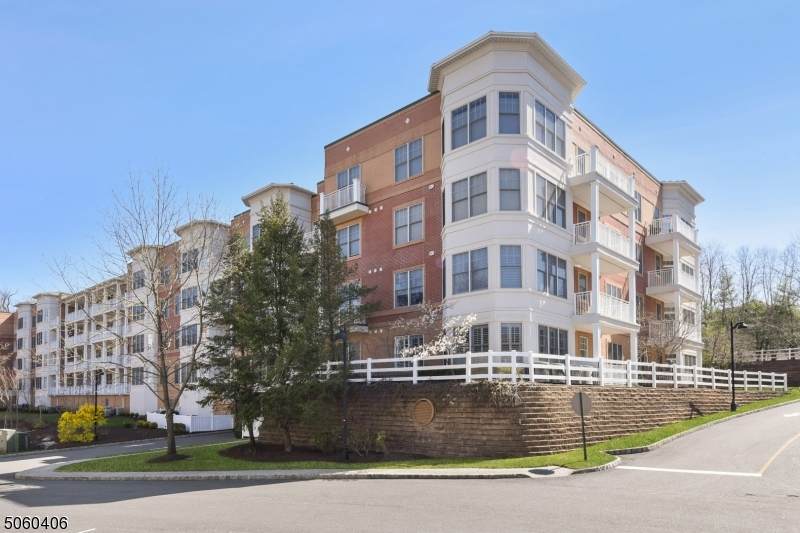 5111 Pointe Gate Dr - Photo 1