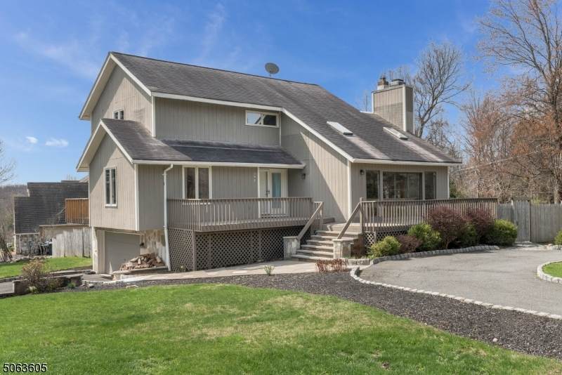 1 Elizabeth Ln - Photo 1