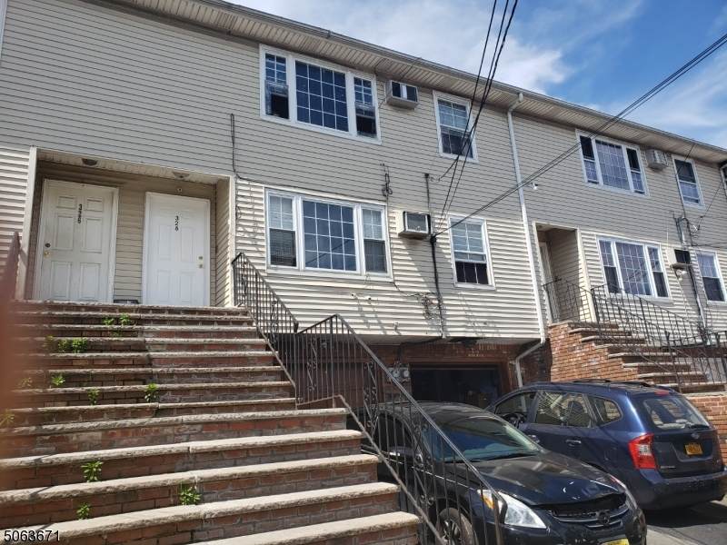 328 Bond St - Photo 1