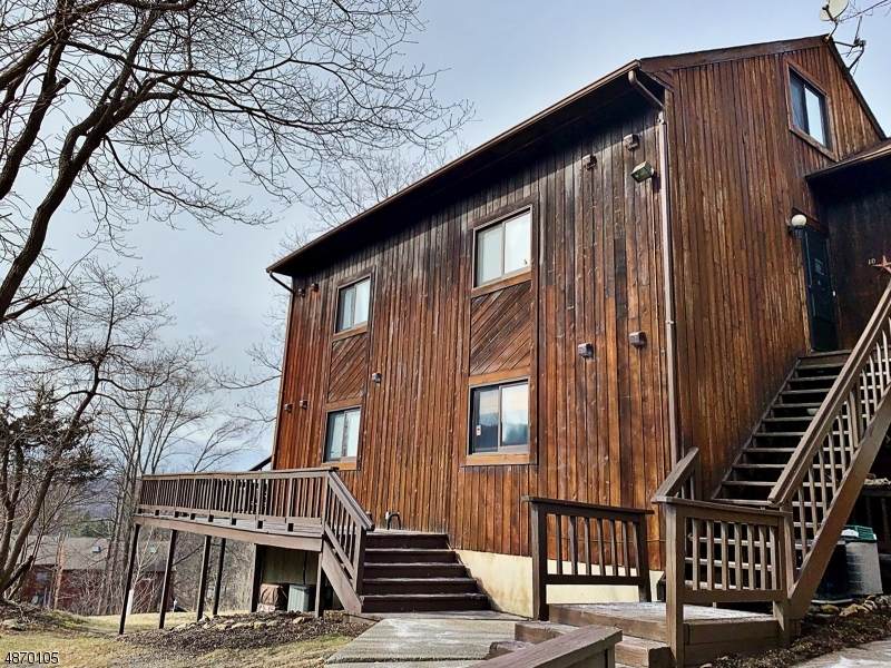 2 Solitude Ct - Photo 1