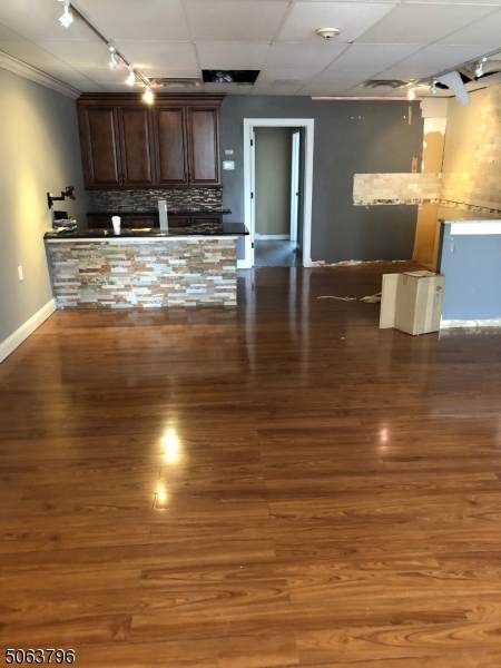88 Centre St - Photo 1