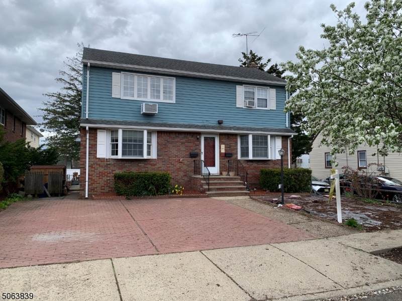 68 Norwood Ave - Photo 1