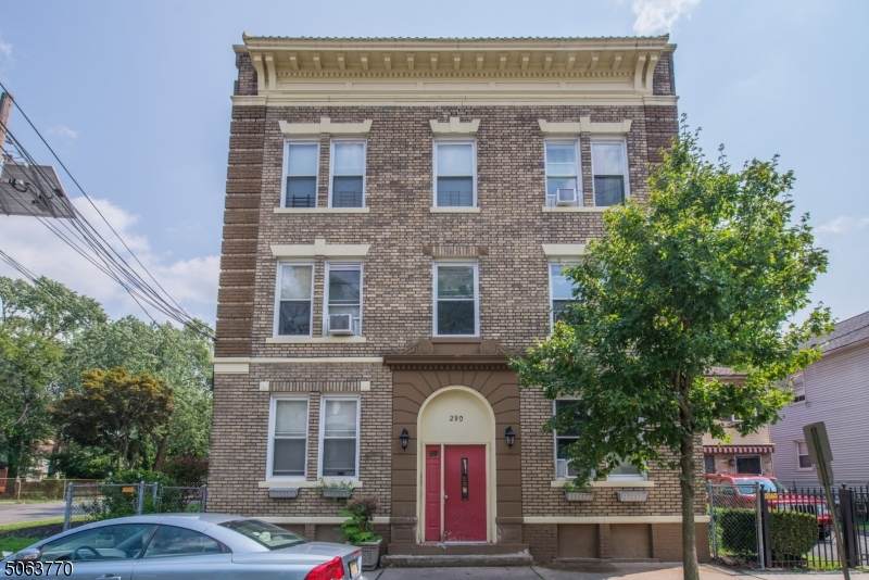 290 Ogden St - Photo 1