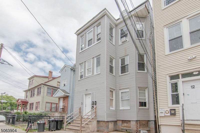 10 West End Ave - Photo 1