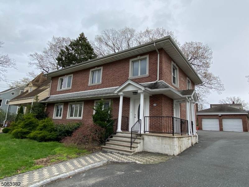 137 Centre St - Photo 1