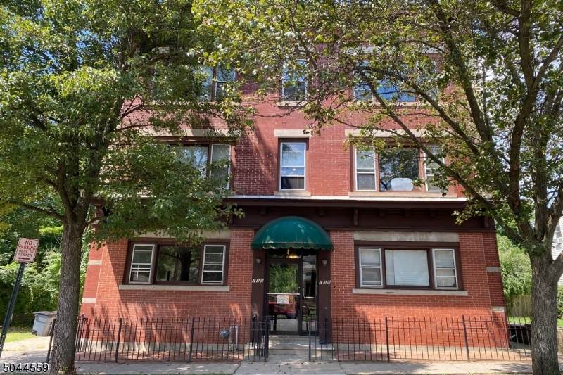 130 Forest St - Photo 1