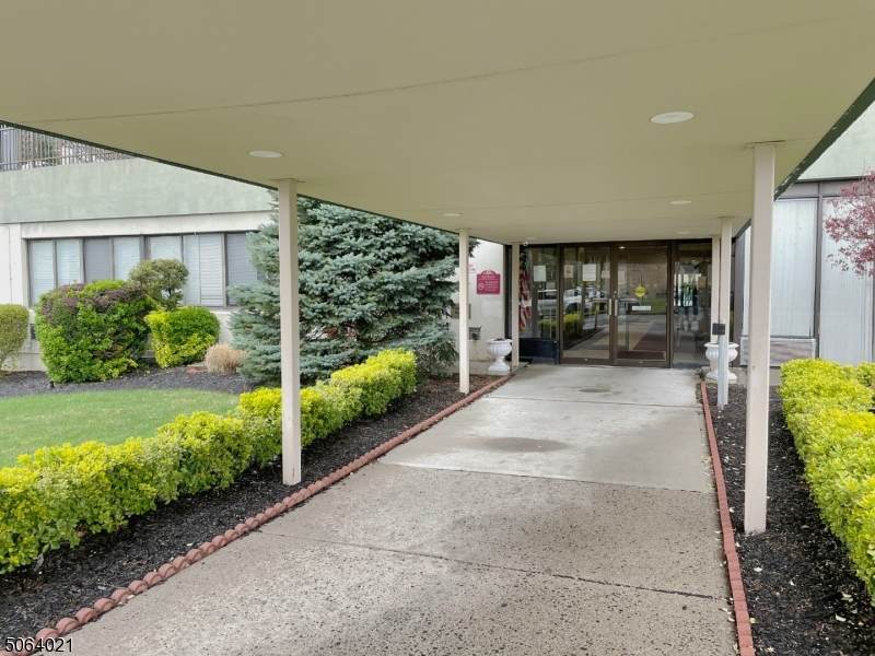 170 Lafayette Ave - Photo 1