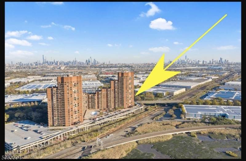 417 Harmon Cove Tower - Photo 1