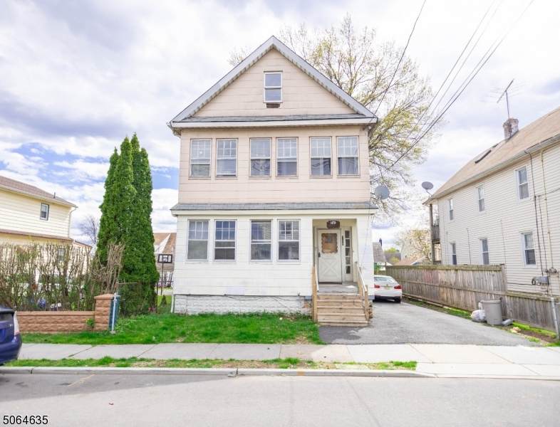 109 Randolph St - Photo 1