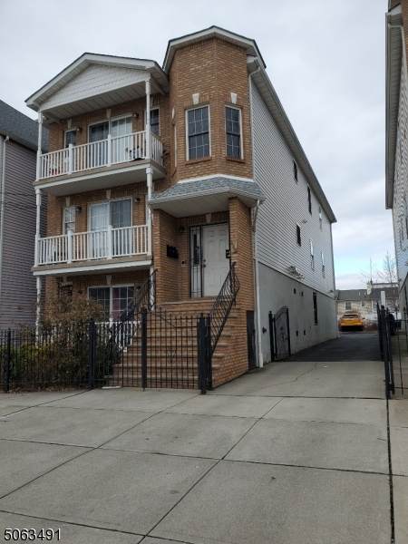 440 Irvine Turner Blvd - Photo 1