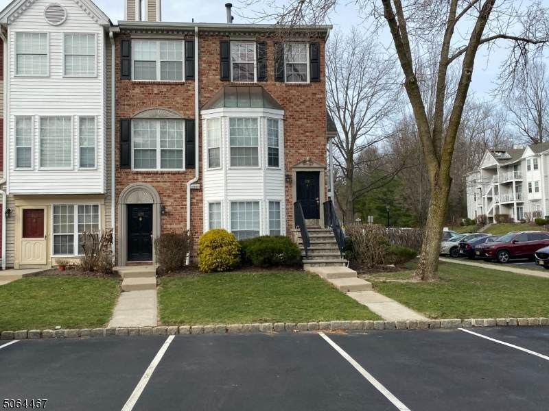 679 Plum Ter - Photo 1