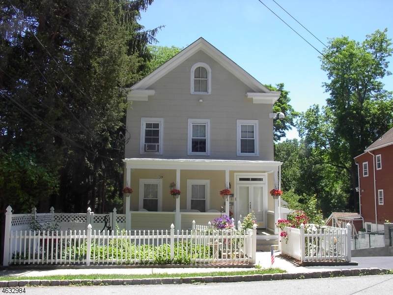 4 Center Ave - Photo 1
