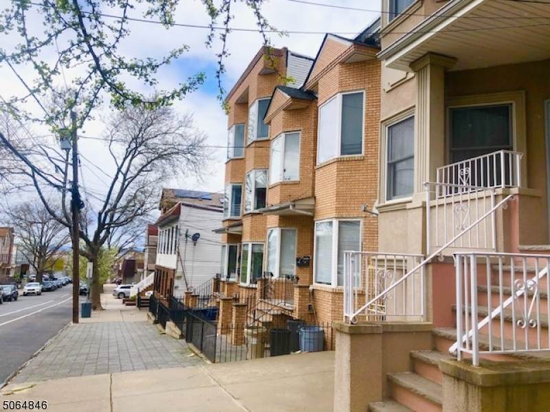 100 Leonard St - Photo 1