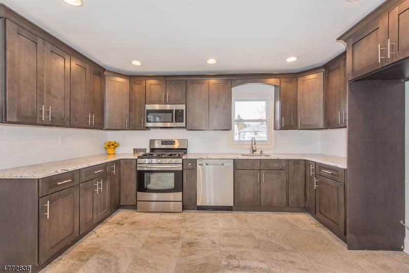 94 Scoles Ave - Photo 1