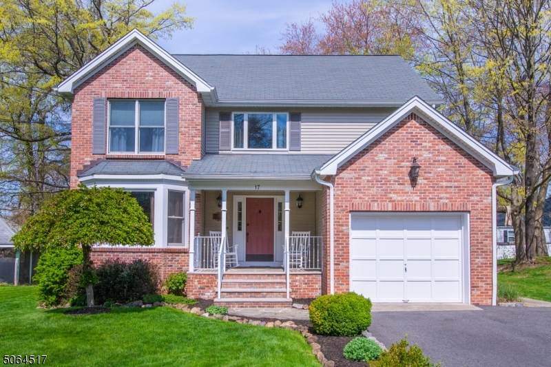 17 Florence Ave - Photo 1