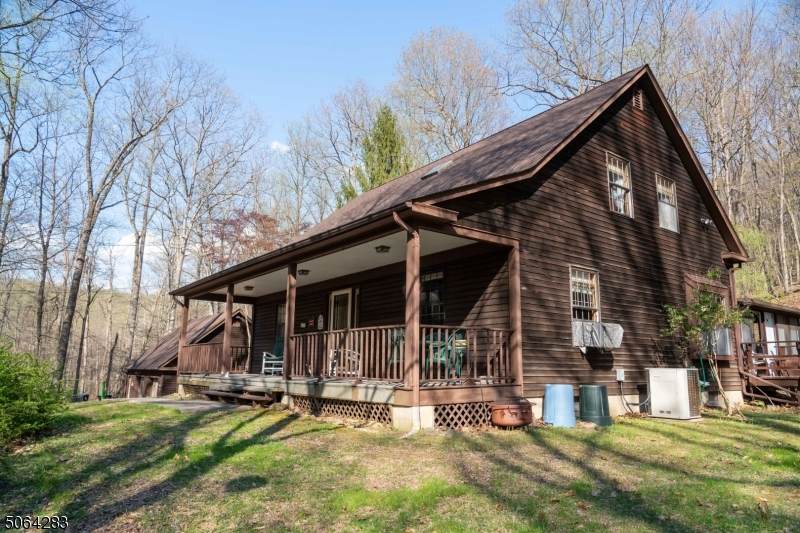 400 Sweet Hollow Rd - Photo 1