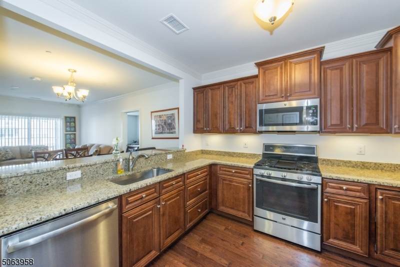 5215 Veterans Dr - Photo 1