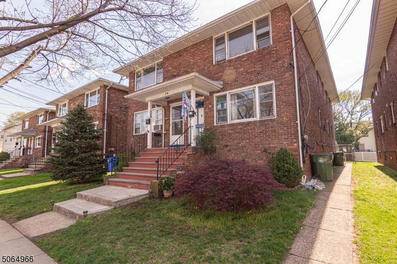 319 W Price St - Photo 1