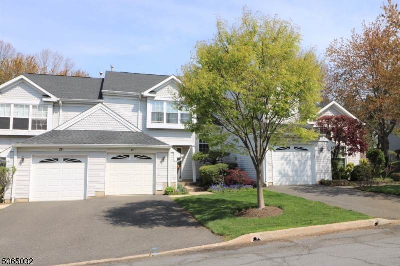 27 Vandeventer Ct - Photo 1