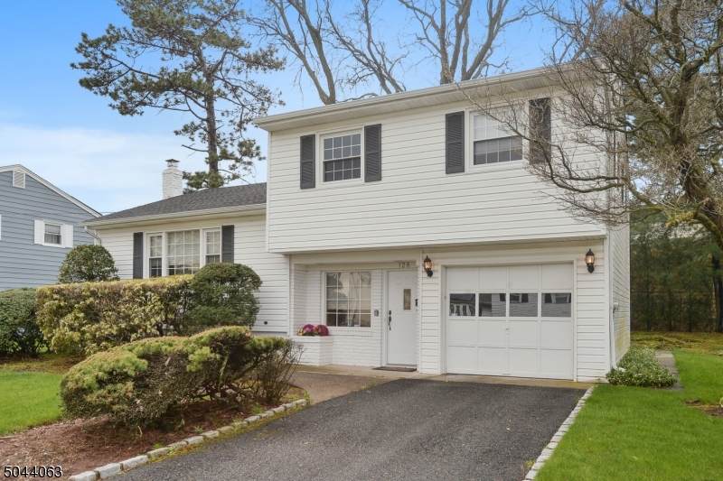 125 Abbe Ln - Photo 1
