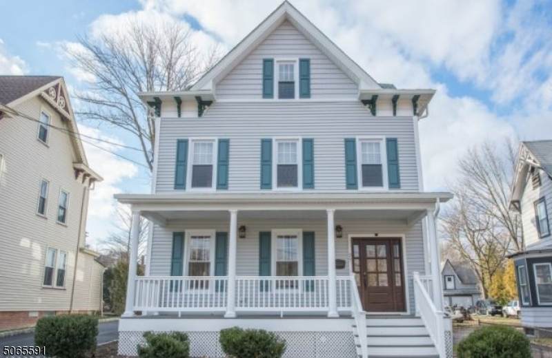 27 Center St - Photo 1