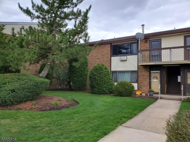 412 Cricket Ln - Photo 1