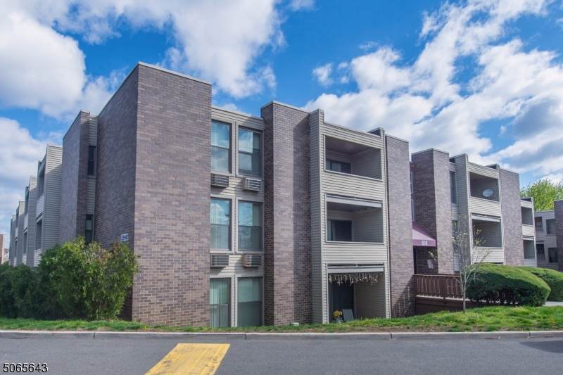838 Main St - Photo 1