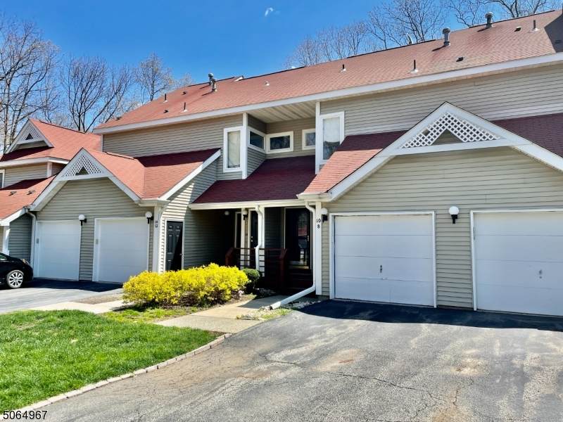 8 Ogdon Ct - Photo 1