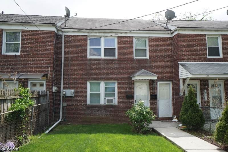 2493 St Georges Ave - Photo 1