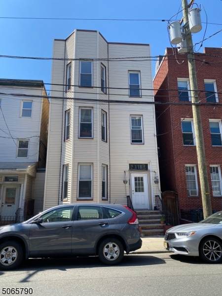 118 Monroe St - Photo 1