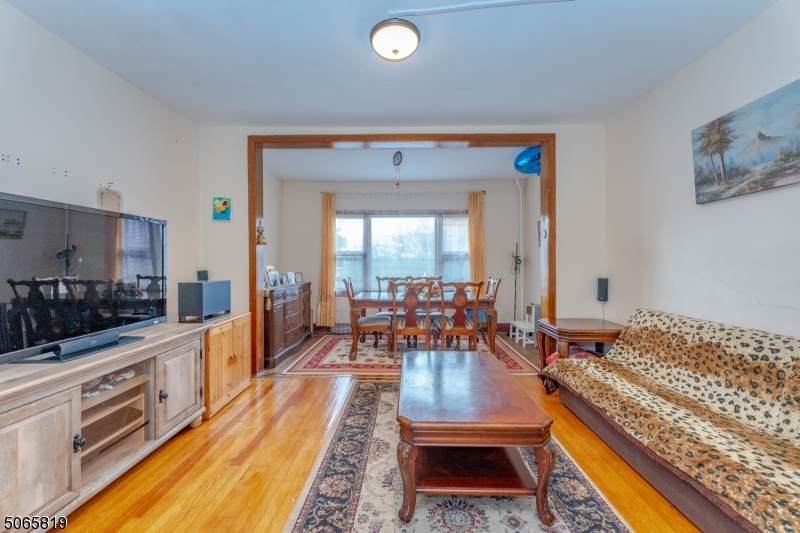 619 Knopf St - Photo 1