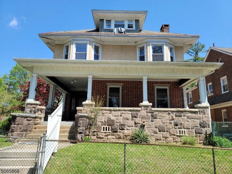 1050 Stuyvesant Ave - Photo 1