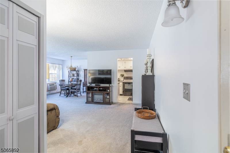 550 Fairview Ave - Photo 1