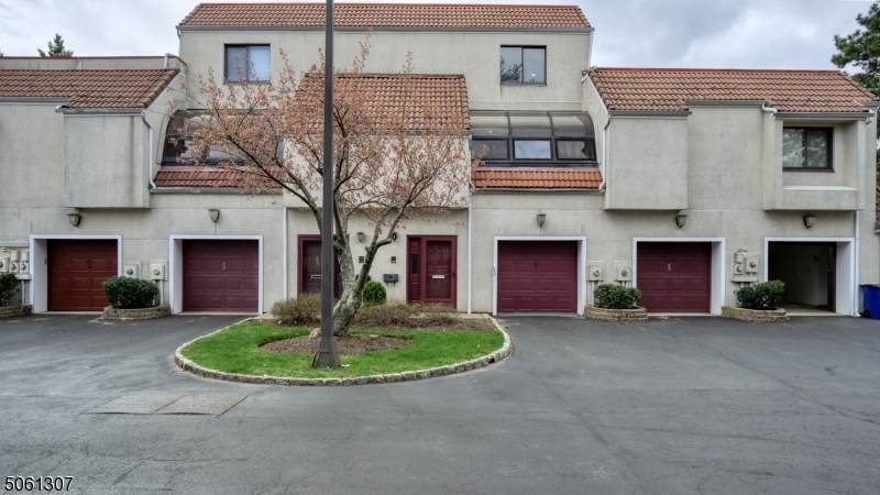 71 Vacca Dr - Photo 1