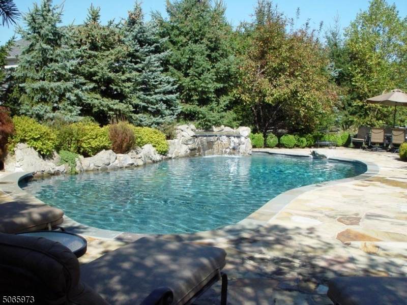 2 Hardwood Ct - Photo 1