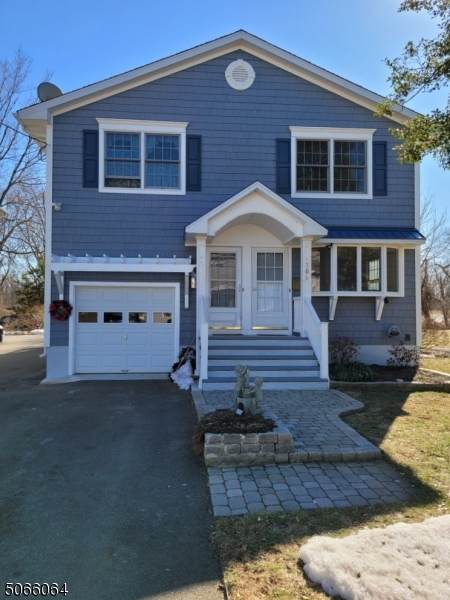 304 W Main St - Photo 1