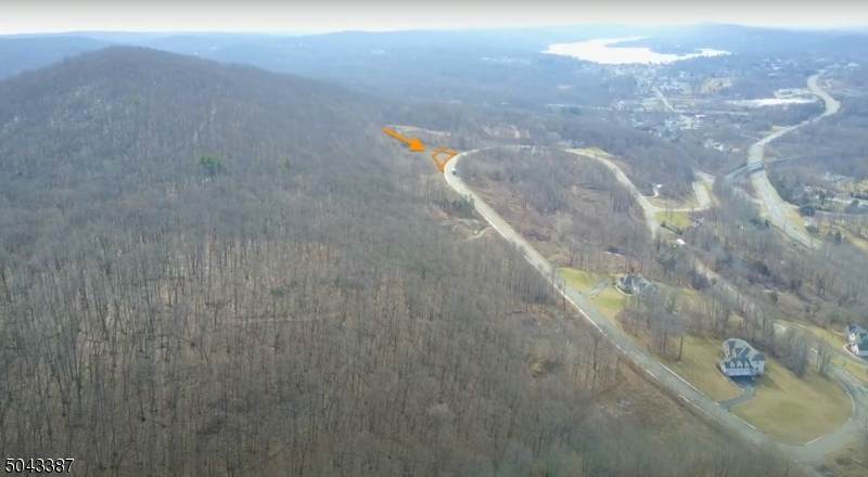 33 Holland Cir - Photo 1