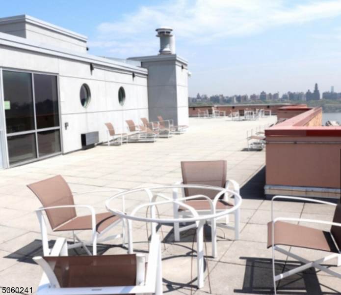 1611 Hudson Park - Photo 1