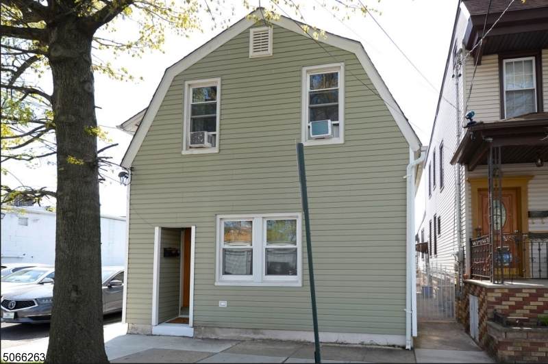12 La France Ave - Photo 1