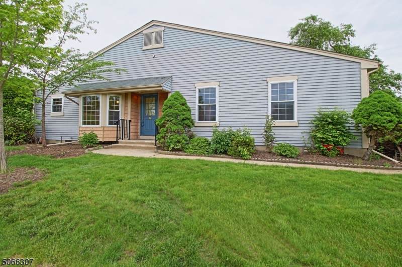 12 Martin Van Buren Dr - Photo 1