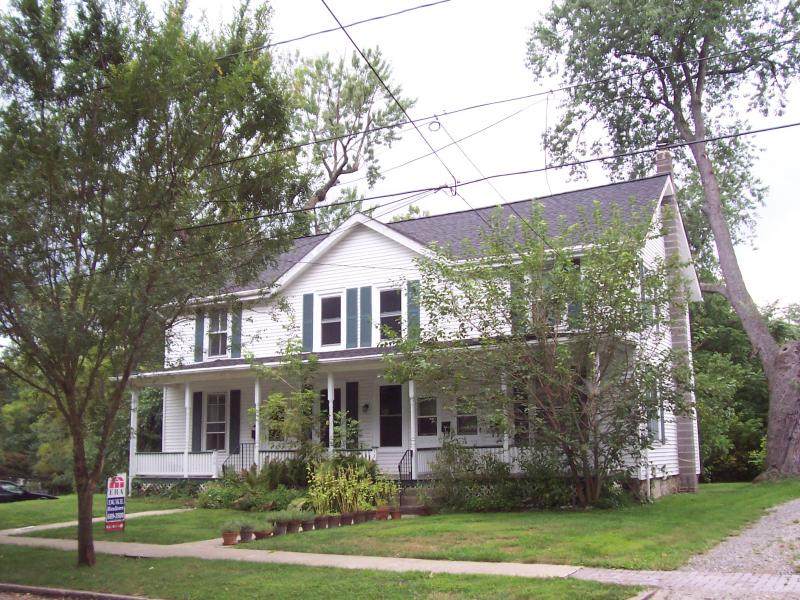 524 Mansfield St - Photo 1