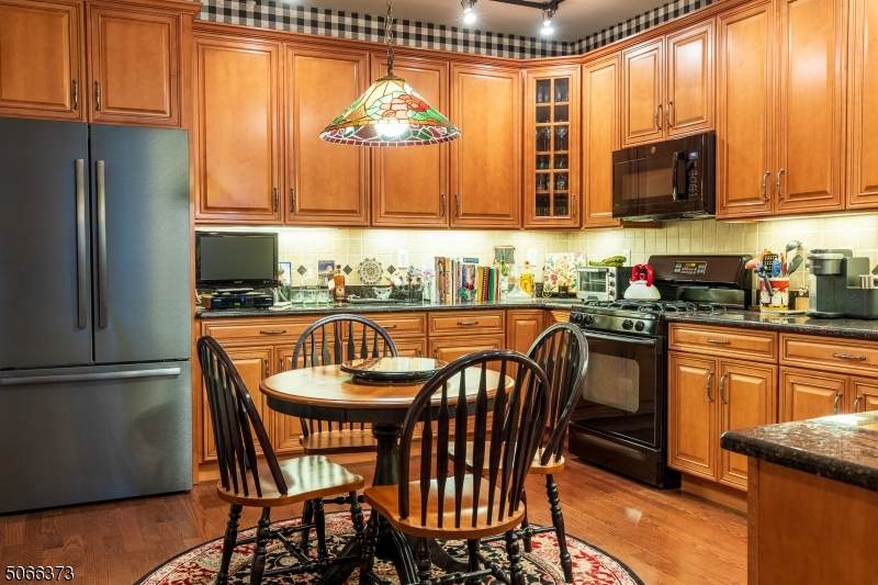 6301 Harcourt Rd - Photo 1