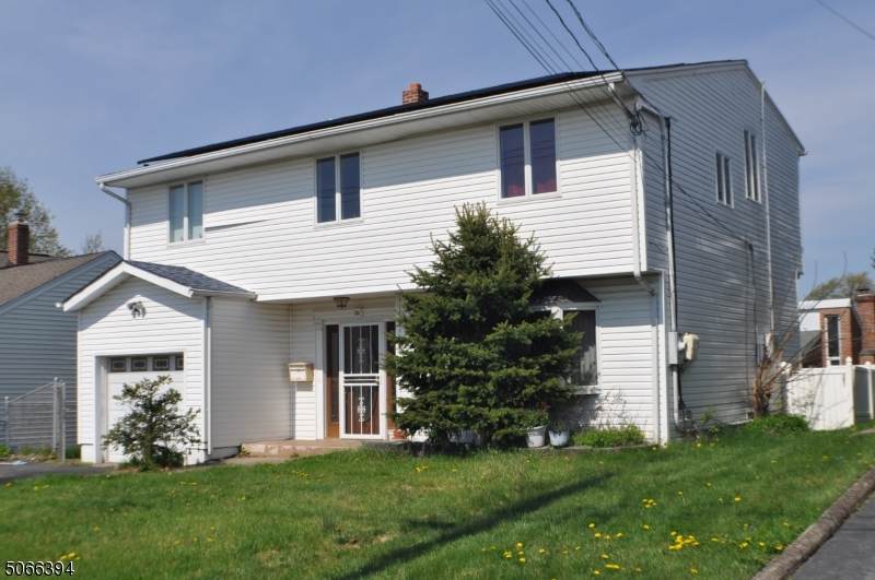 53 Crestwood Ave - Photo 1