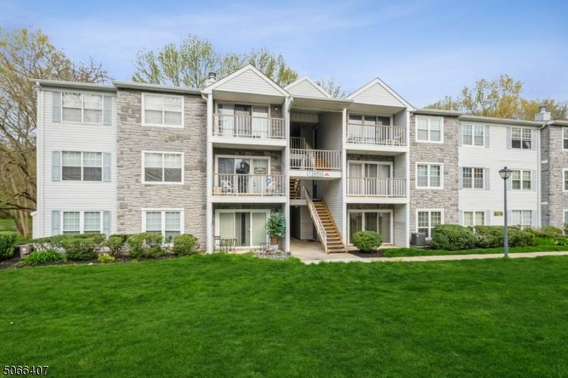 18 Hemlock Ct - Photo 1