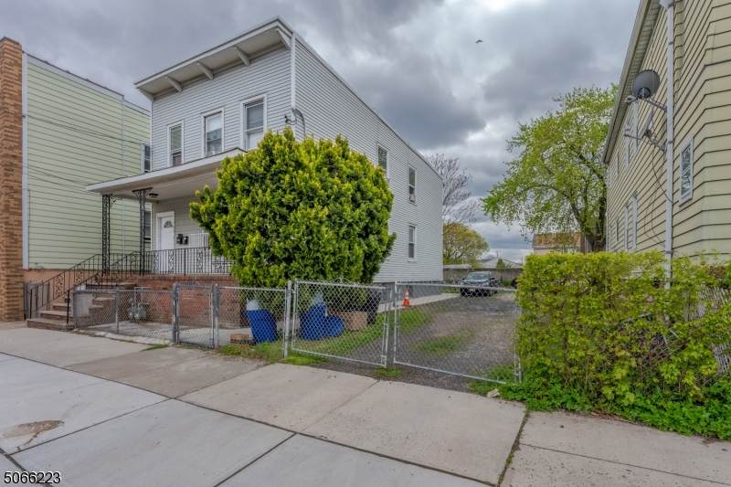 708 4th Ave - Photo 1