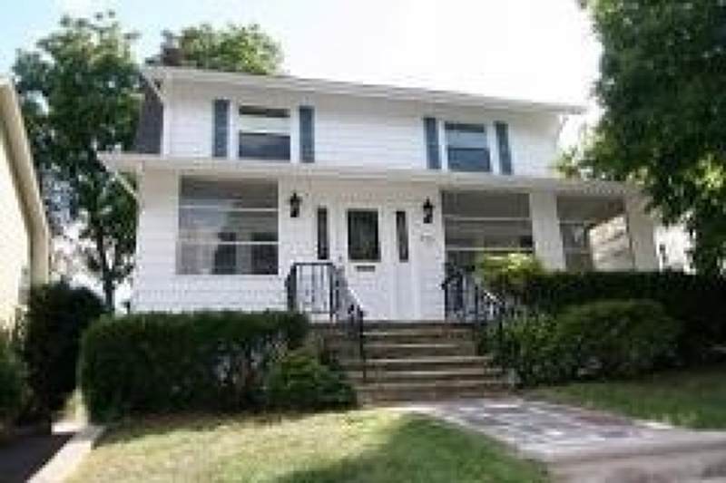 220 S Ridgewood Rd - Photo 1